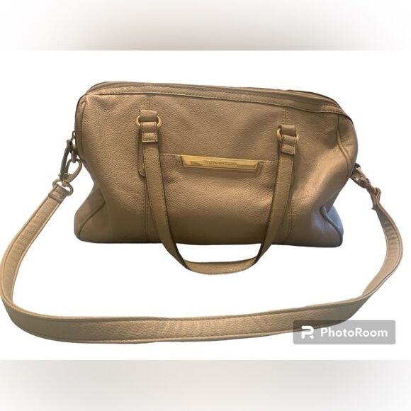 Tignanello Handbags - Tignanello Tan purse